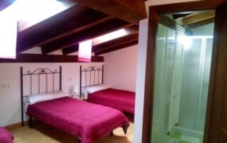 3albergue-casa-de-mi-abuela-habitacion-cuadruple-con-bano2
