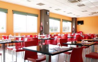 Cafeteria_restaurante_area_ambroz_2